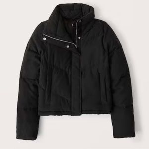 Abercrombie mini puffer in Black barely worn!